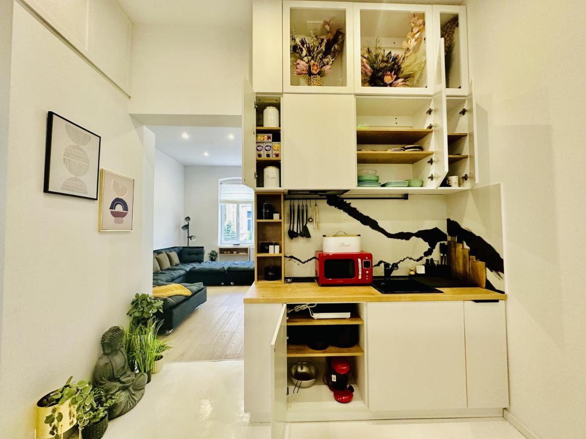 Clever Studio Near Central Shopping Center คลูจ-นาโปกา ภายนอก รูปภาพ