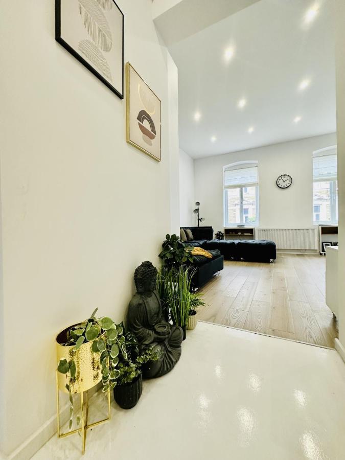 Clever Studio Near Central Shopping Center คลูจ-นาโปกา ภายนอก รูปภาพ